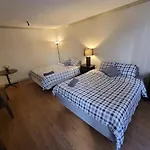 La Spacious Hotel Style Unit