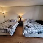 La Spacious Hotel Style Unit